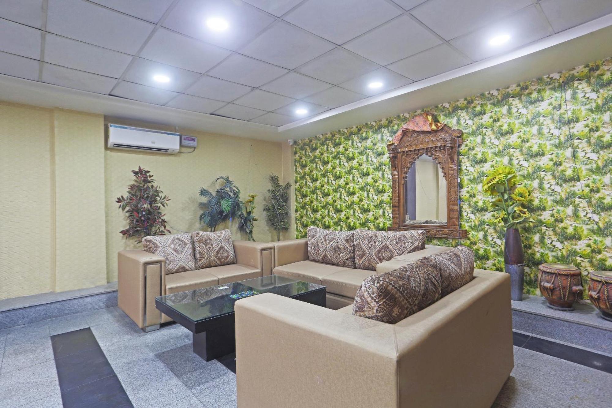 Hotel Aerostar Gold - Opposite Max Healthcare Delhi  Exterior photo