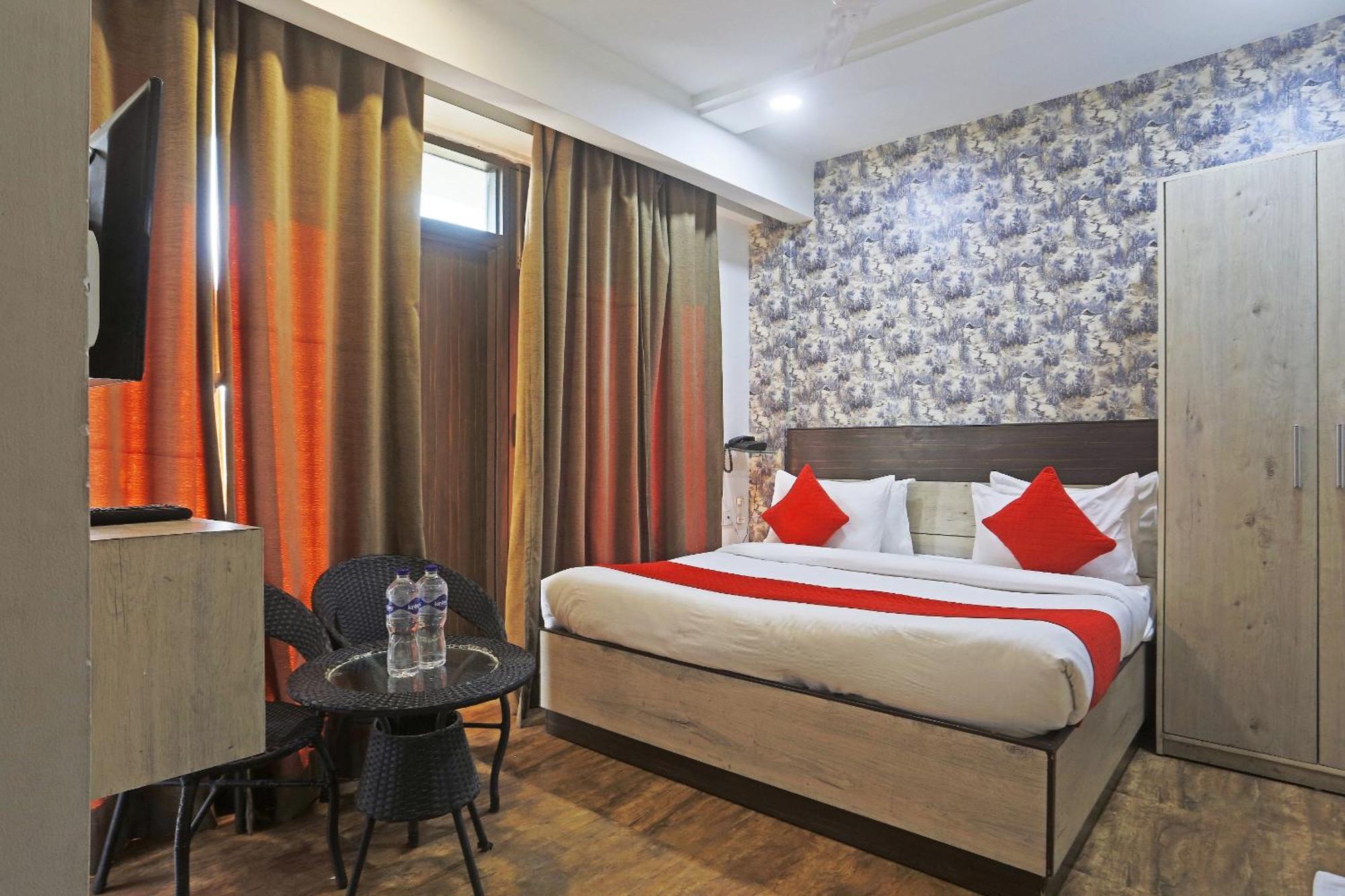 Hotel Aerostar Gold - Opposite Max Healthcare Delhi  Exterior photo